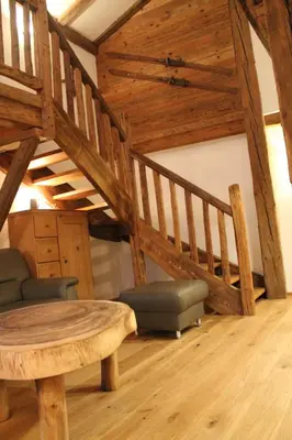 Ein Sitzbereich in der Unterkunft Chalet Alte Mühle