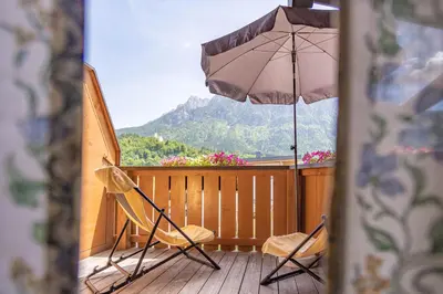 Ein allgemeiner Bergblick oder ein Berglick von der Ferienwohnung aus