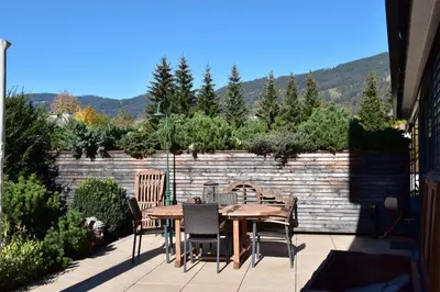 Ein allgemeiner Bergblick oder ein Berglick von der Ferienwohnung aus