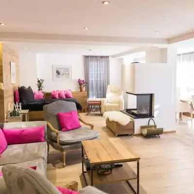 Trendguide Suites by Alpine Host Helpers