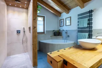 Ein Badezimmer in der Unterkunft Hochwart Apartment - in der Nähe der Liftstation Schönleiten