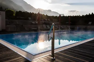 Der Swimmingpool an oder in der Nähe von elaya hotel steinplatte, Trademark by Wyndham
