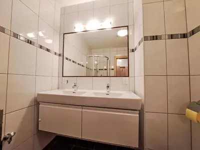 Ein Badezimmer in der Unterkunft Apartment Regina by Interhome
