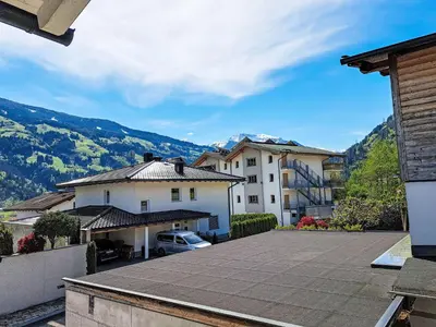 Ein allgemeiner Bergblick oder ein Berglick von der Ferienwohnung aus