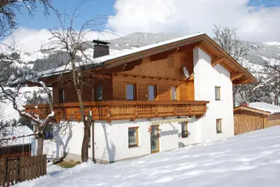 Ein allgemeiner Bergblick oder ein Berglick von der Ferienwohnung aus