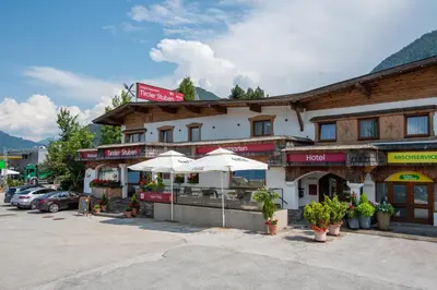Ein allgemeiner Bergblick oder ein Berglick von des Hotels aus