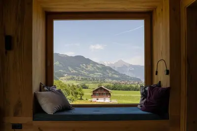 Ein allgemeiner Bergblick oder ein Berglick von der Ferienwohnung aus