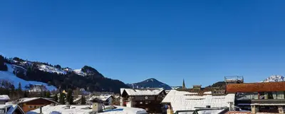 Ein allgemeiner Bergblick oder ein Berglick von der Ferienwohnung aus