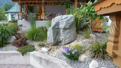 Ein Garten an der Unterkunft Gästehaus Grauss