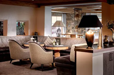 Ein Sitzbereich in der Unterkunft Sporthotel Ellmau in Tirol