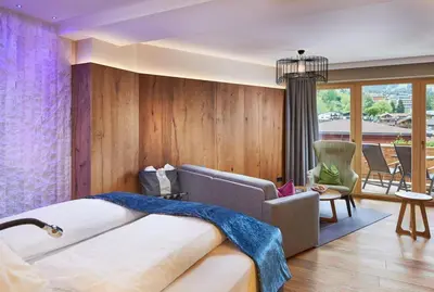 Ein Sitzbereich in der Unterkunft Sporthotel Ellmau in Tirol