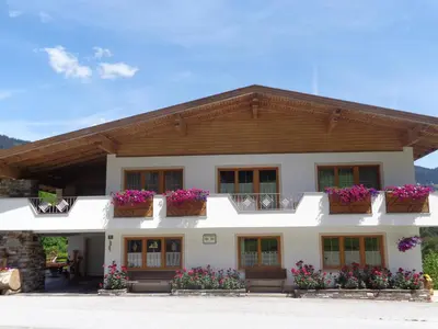 Das Gebäude in dem sich die Pension befindet