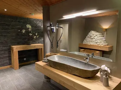 Ein Badezimmer in der Unterkunft Hotel Alexander