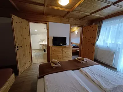 Ein Bett oder Betten in einem Zimmer der Unterkunft Appartement Catrin mit Sauna und E-Ladestation