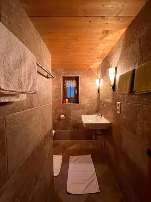 Ein Badezimmer in der Unterkunft Fürstenhof