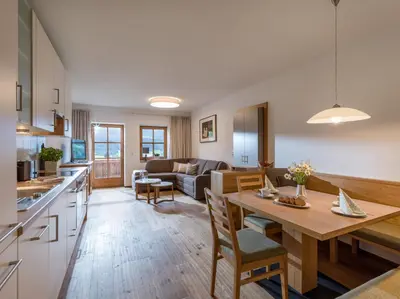Ein Sitzbereich in der Unterkunft Ferienwohnung Lehenhof