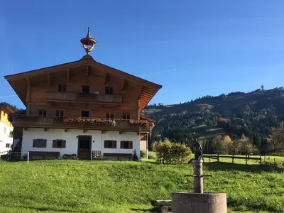 Ein allgemeiner Bergblick oder ein Berglick von der Ferienwohnung aus