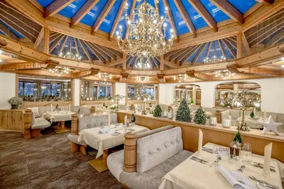 Ein Restaurant oder anderes Speiselokal in der Unterkunft Der Lärchenhof
