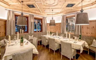 Ein Restaurant oder anderes Speiselokal in der Unterkunft Der Lärchenhof
