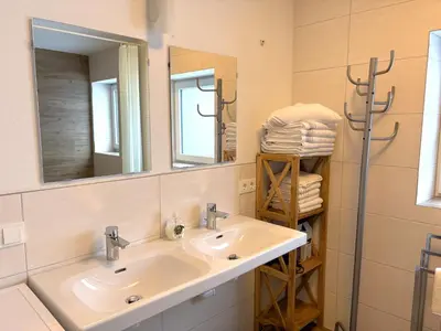 Ein Badezimmer in der Unterkunft Apartment Benjamin by Interhome