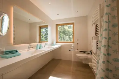 Ein Badezimmer in der Unterkunft Appartements Rofan