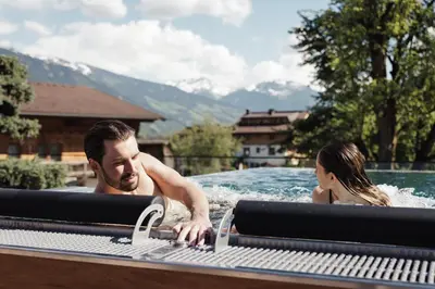 Ein allgemeiner Bergblick oder ein Berglick von des Hotels aus