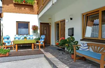 Ein Balkon oder eine Terrasse in der Unterkunft Ferienwohnungen Hauser