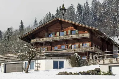 Das Gebäude in dem sich die Pension befindet