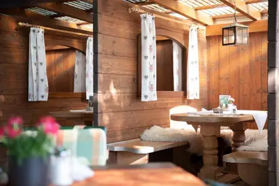 Ein Restaurant oder anderes Speiselokal in der Unterkunft Kirchenwirt