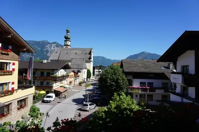 Ein allgemeiner Bergblick oder ein Berglick von der Ferienwohnung aus