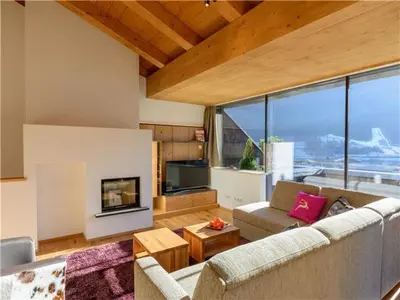Ein allgemeiner Bergblick oder ein Berglick von der Ferienwohnung aus