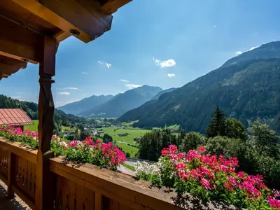 Ein allgemeiner Bergblick oder ein Berglick von der Ferienwohnung aus