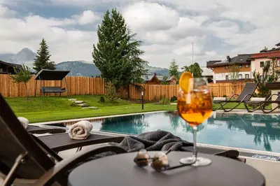 Der Swimmingpool an oder in der Nähe von Hotel Königsleiten Vital Alpin