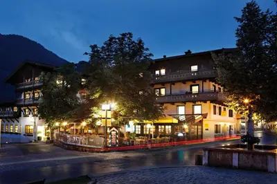 Ein allgemeiner Bergblick oder ein Berglick von des Hotels aus