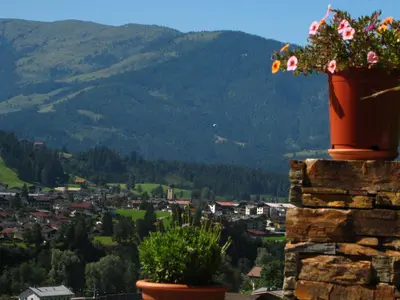 Ein allgemeiner Bergblick oder ein Berglick von der Ferienwohnung aus