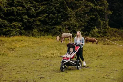Kinder, die in der Unterkunft Habachklause Familien Bauernhof Resort übernachten