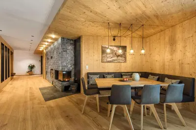 Ein Sitzbereich in der Unterkunft Mountain Chalet Kirchberg by Apartment Managers