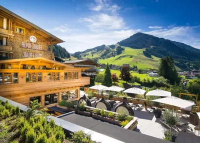 Ein allgemeiner Bergblick oder ein Berglick von des Hotels aus