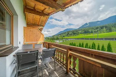 Ein allgemeiner Bergblick oder ein Berglick von der Ferienwohnung aus