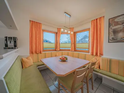 Ein Sitzbereich in der Unterkunft Appartements Andrea Cäciel - Alpline Appartements KG
