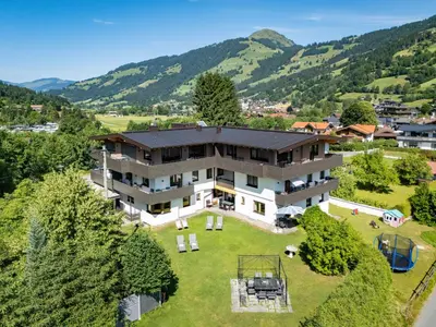 Ein allgemeiner Bergblick oder ein Berglick von der Ferienwohnung aus