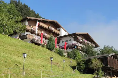 Das Gebäude in dem sich die Pension befindet