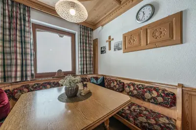 Ein Sitzbereich in der Unterkunft Haus Schöser