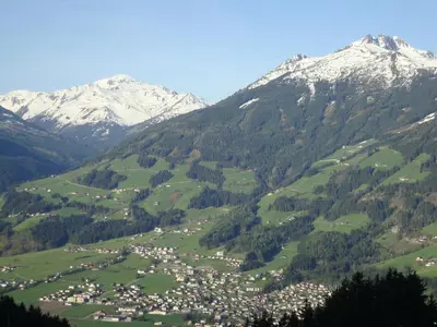 Ein allgemeiner Bergblick oder ein Berglick von der Ferienwohnung aus