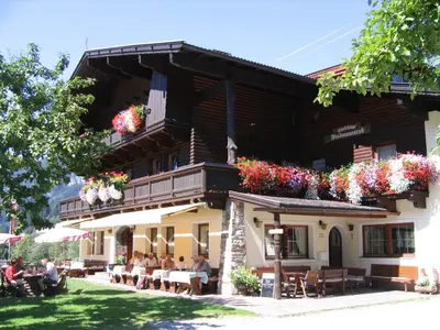 Das Gebäude in dem sich die Pension befindet