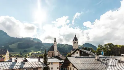 Ein allgemeiner Bergblick oder ein Berglick von der Ferienwohnung aus