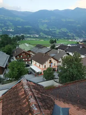 Ein allgemeiner Bergblick oder ein Berglick von der Ferienwohnung aus