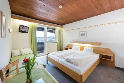 Ein Bett oder Betten in einem Zimmer der Unterkunft Hotel Linde