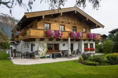 Ein Garten an der Unterkunft Appartement Lorenz