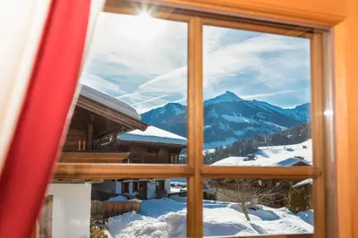 Ein allgemeiner Bergblick oder ein Berglick von der Ferienwohnung aus